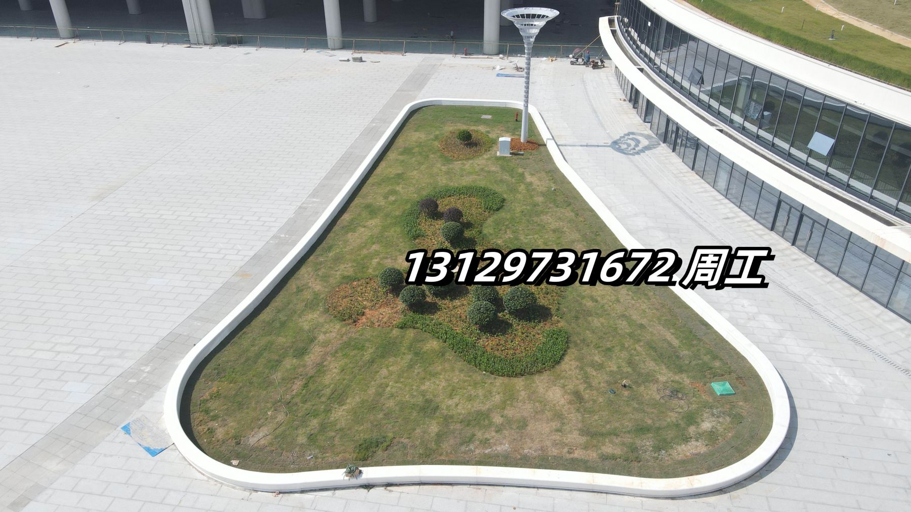 Decorative concrete products in parks: a fusion of nature and art